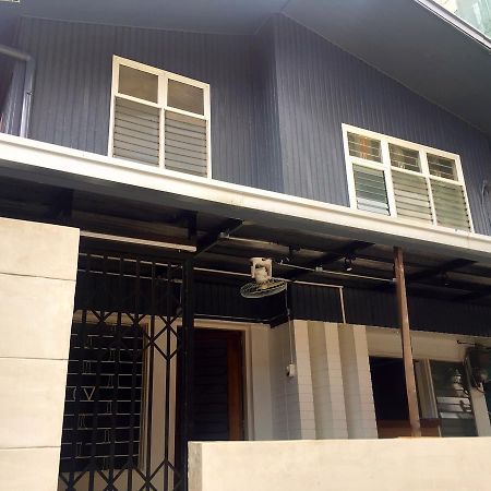 The Hub District Hostel And Dorm San Pedro Makati Exterior foto