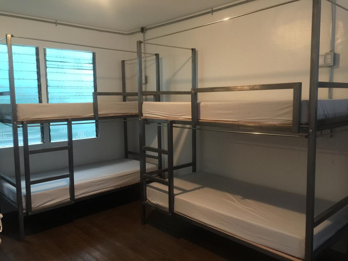 The Hub District Hostel And Dorm San Pedro Makati Exterior foto